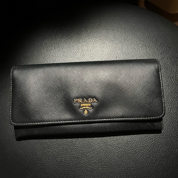 Black Multi-Color Prada Wallet - Picture 3 of 9